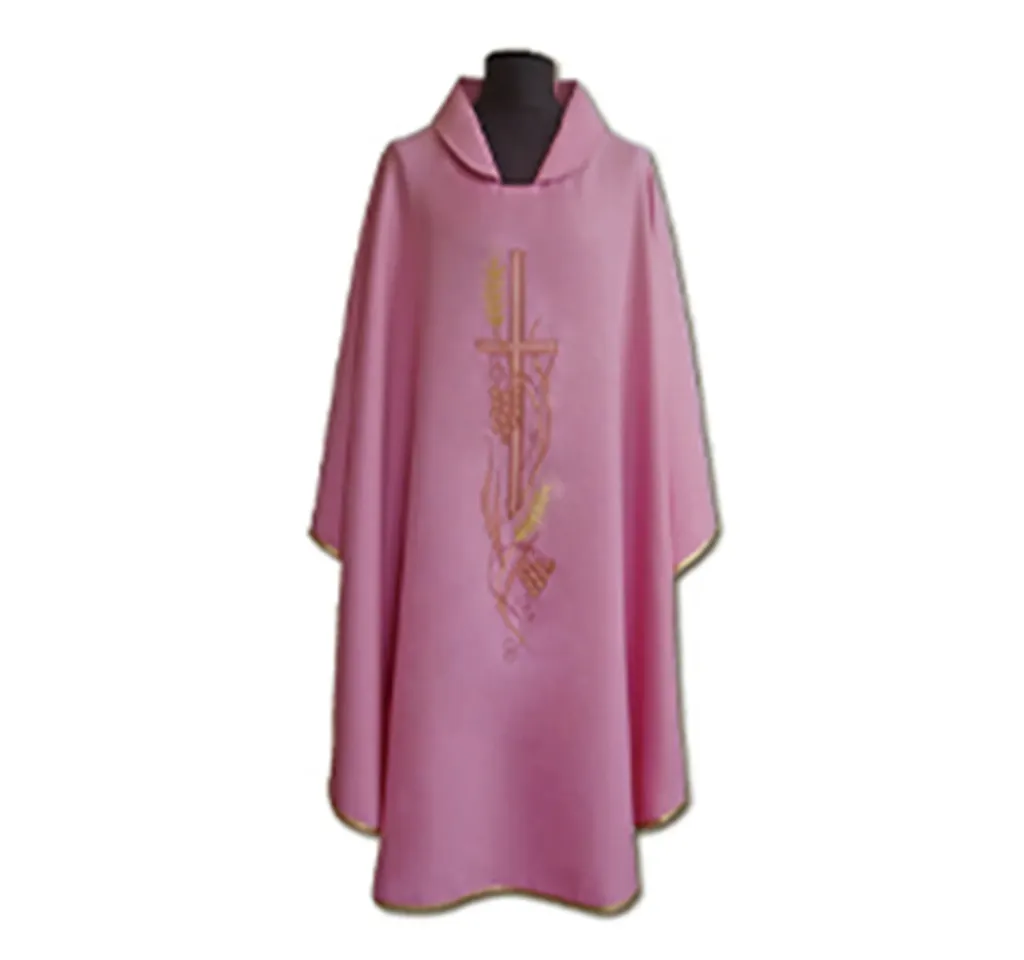Casulla de sacerdote bordada