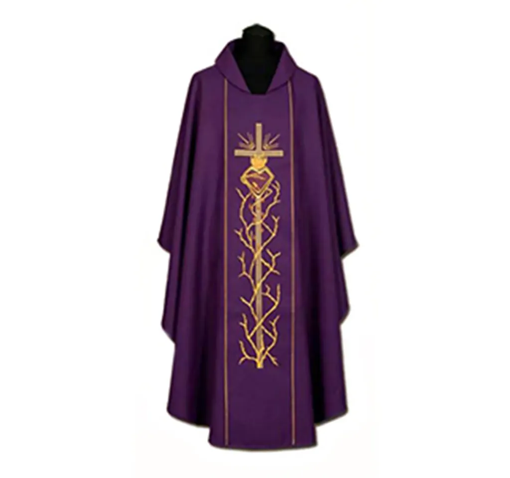 Casulla de sacerdote bordada