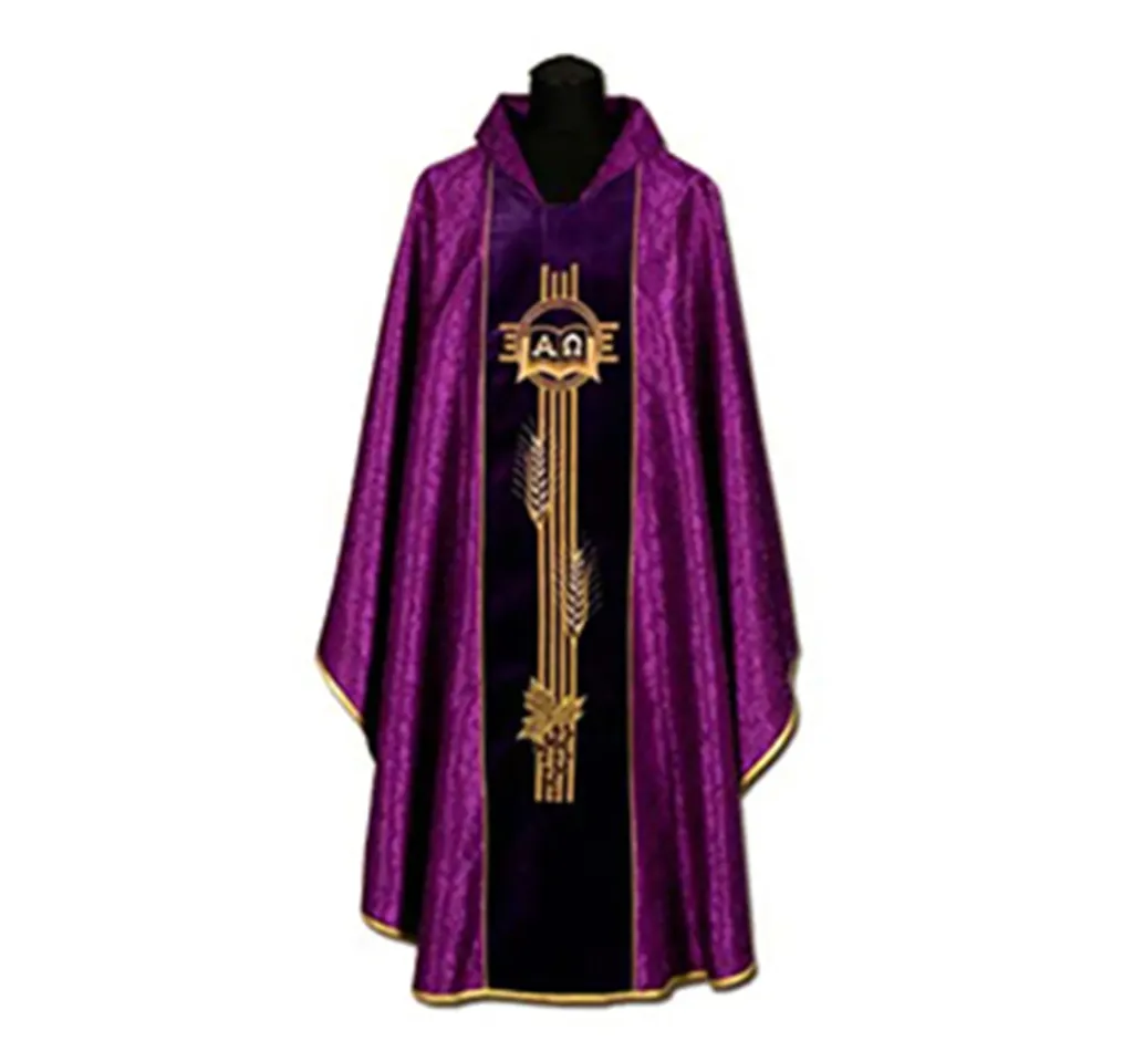 Casulla de sacerdote bordada