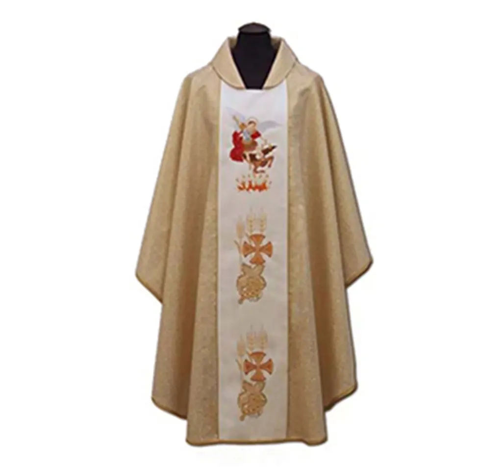 Casulla de sacerdote bordada