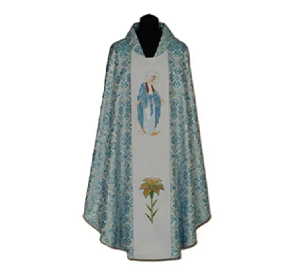 Casulla de sacerdote bordada