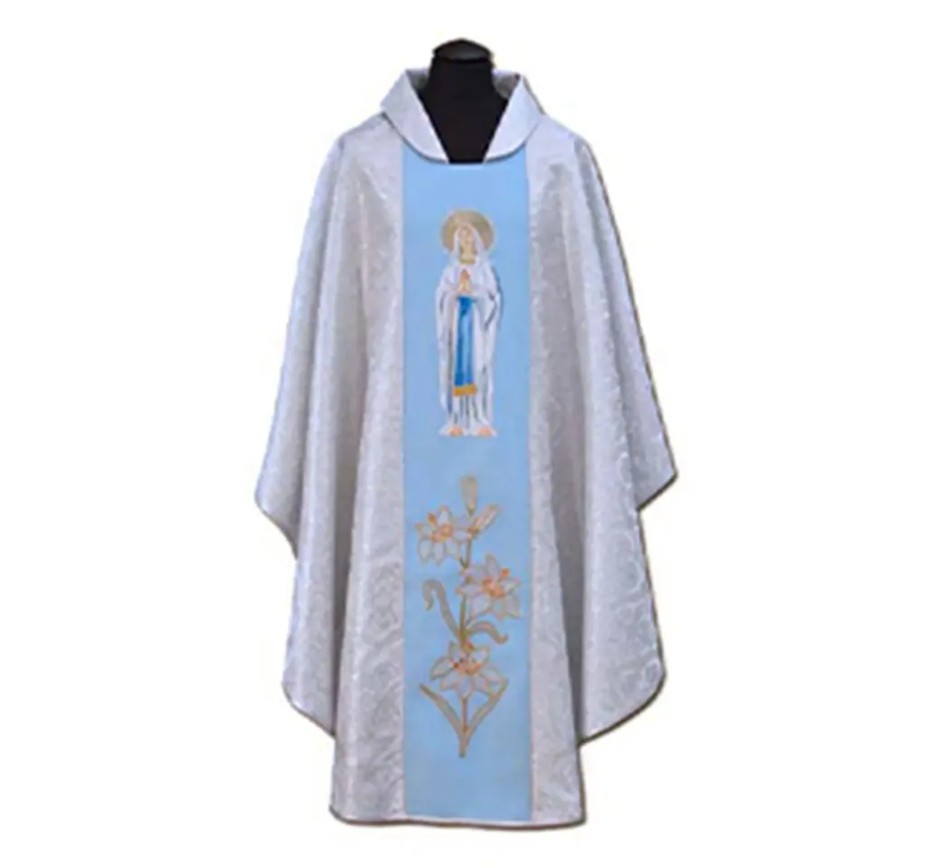 Casulla de sacerdote bordada
