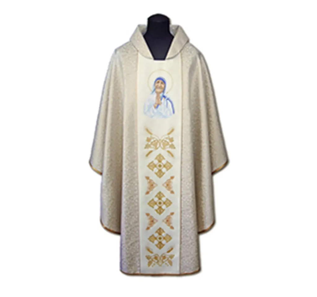 Casulla de sacerdote bordada