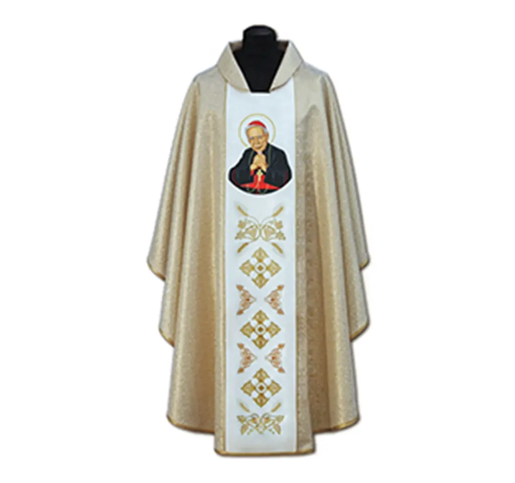 Casulla de sacerdote bordada