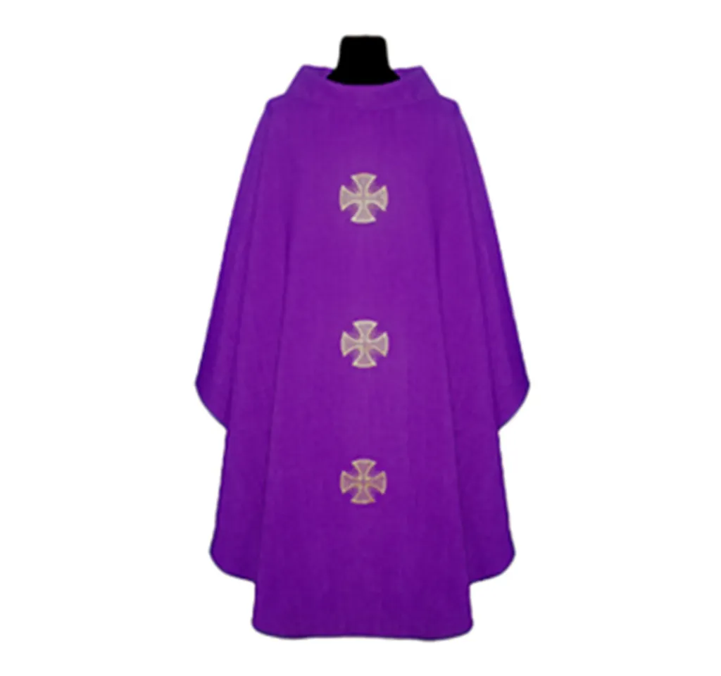 Casulla morada tres cruces