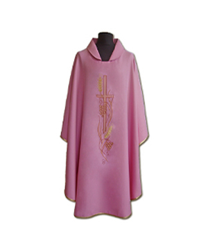 Casulla de sacerdote bordada