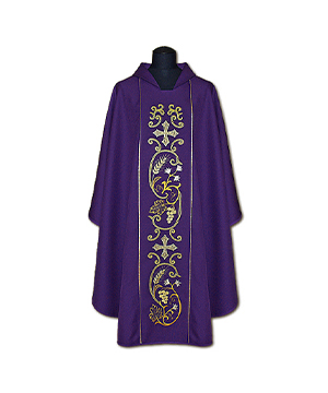 Casulla de sacerdote violeta bordada