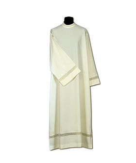 Alba sacerdote vainica