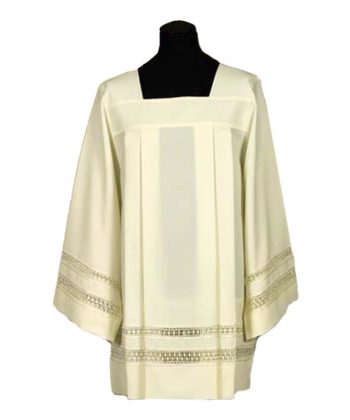 Roquete sacerdote vainica